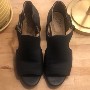 Black peep toe heeled bootie